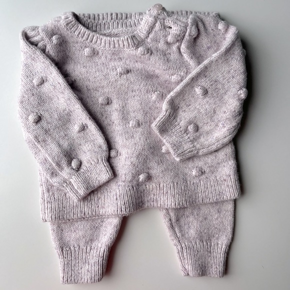 Baby Gap girls matching sweater and pants set size 3-6 months EUC - Picture 1 of 5